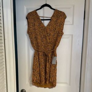 NWT DR2 Floral Print Sleeveless Dress